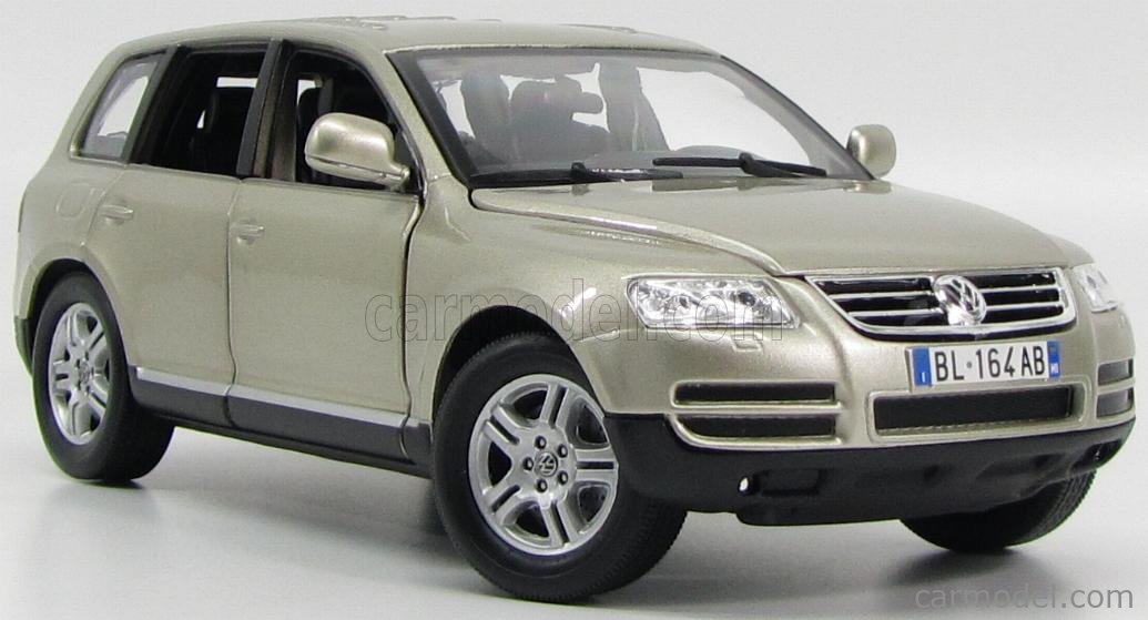 BURAGO BU12002G Scale 1/18 | VOLKSWAGEN TOUAREG 4-DOOR 2002 LIGHT GOLD