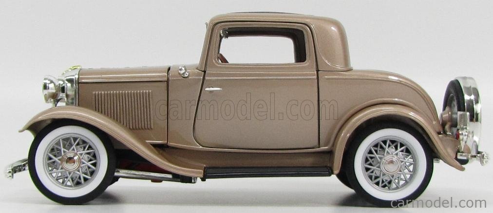 1/18 フォード クラッシックカー スリー ウィンドー クーペ Ford 3-Window Coupe metallic-beige 1932  1:18 新品 梱包サイズ100-