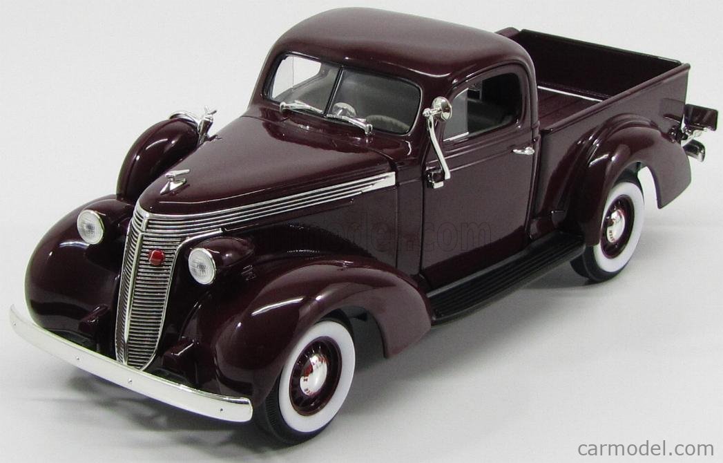 LUCKY-DIECAST LDC92458BR Масштаб 1/18  STUDEBAKER COUPE EXPRESS PICK-UP 1937 BORDEAUX