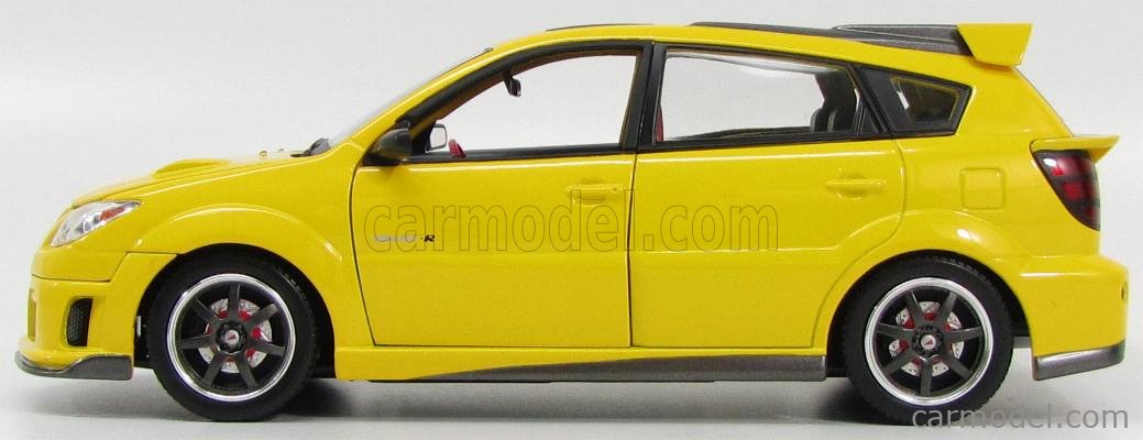 LUCKY-DIECAST LCD92508Y Scale 1/18 | PONTIAC VIBE GTR 4-DOOR 2003 YELLOW