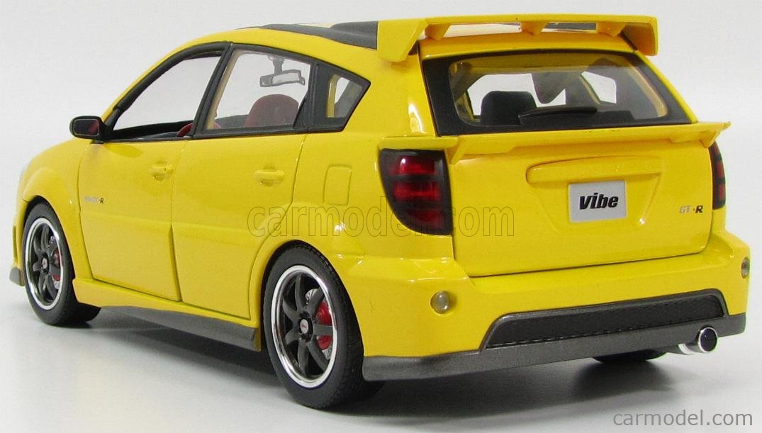 LUCKY-DIECAST LCD92508Y Echelle 1/18 | PONTIAC VIBE GTR 4-DOOR 2003 YELLOW