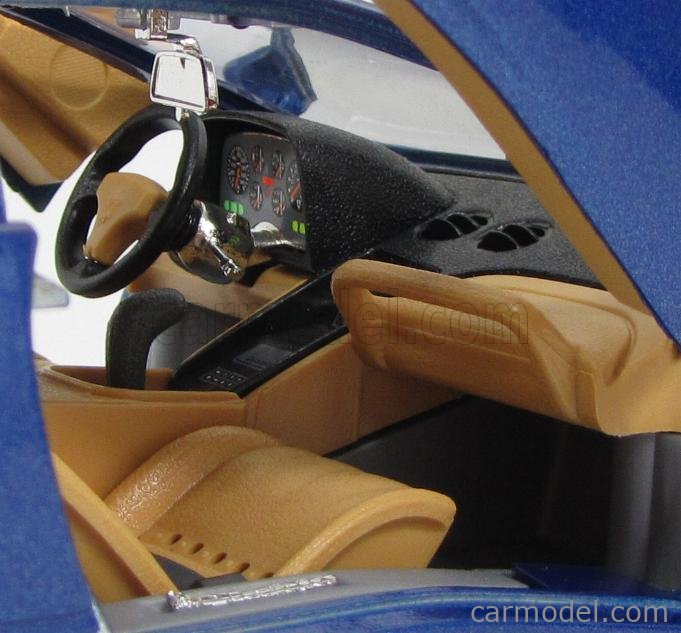 LAMBORGHINI: A Bburago 'Special Collection' 1:18 scale 1990 Lamborghini Diablo (cod.3028) | Henleys Auction House LAMBORGHINI: A Bburago 'Special Collection' 1:18 scale 1990 Lamborghini Diablo (cod.3028) | Henleys Auction House
