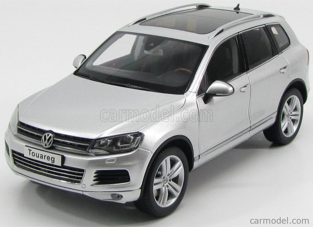 KYOSHO 08822CS Scale 1/18 | VOLKSWAGEN TOUAREG V6 TSI BLUE MOTION