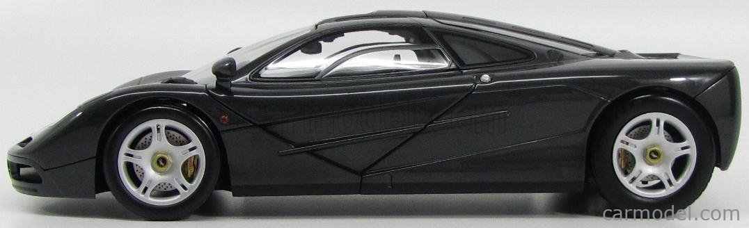 MINICHAMPS 530133420 Scale 1/18 | McLAREN F 1 ROAD CAR 1993 BLACK MET