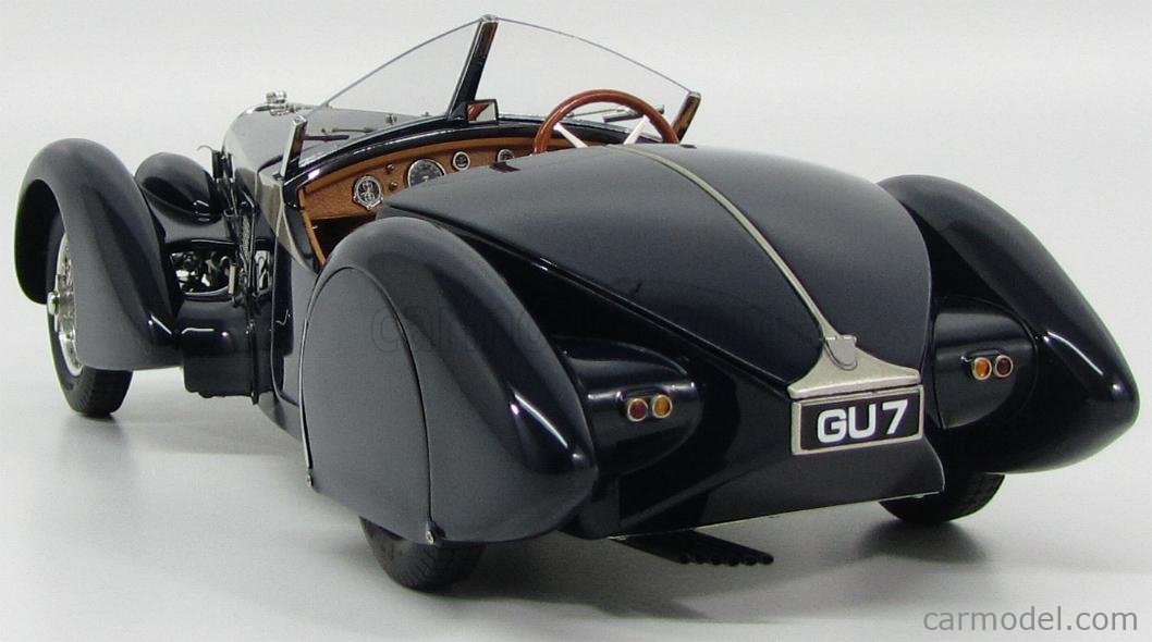 CMC M106 Scale 1/18 | BUGATTI 57SC CORSICA ROADSTER 1938 BLUE