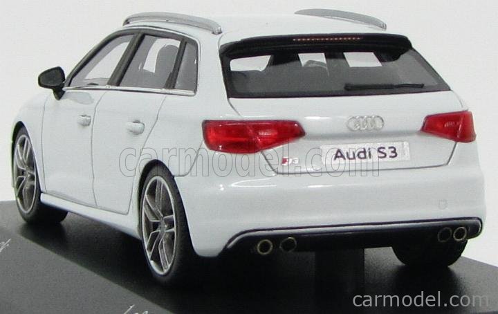 ミニチャンプス製Audi S3-