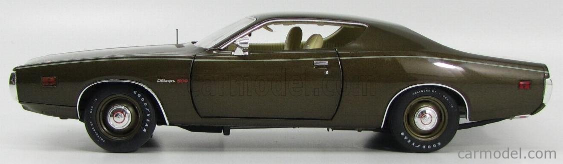 ERTL AMM934 Scale 1 18 DODGE CHARGER 500 1971 AUTHENTICS OLIVE MET