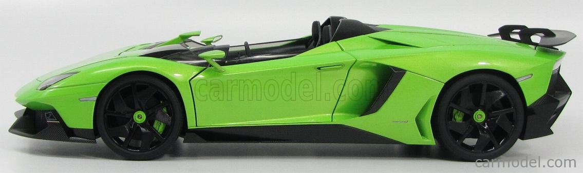 Lamborghini　Aventador　AUTOart 1/18　ジャンク Lamborghini Aventador AUTOart 1/18 ジャンク - メルカリ