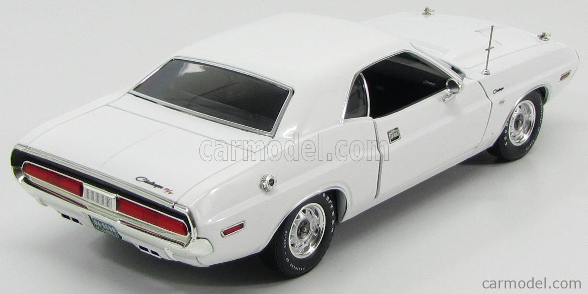 New Greenlight Diecast 1970 Dodge Challenger R/T Convertible Run with the  Dodge Scat Pack Diecast, Green 13586