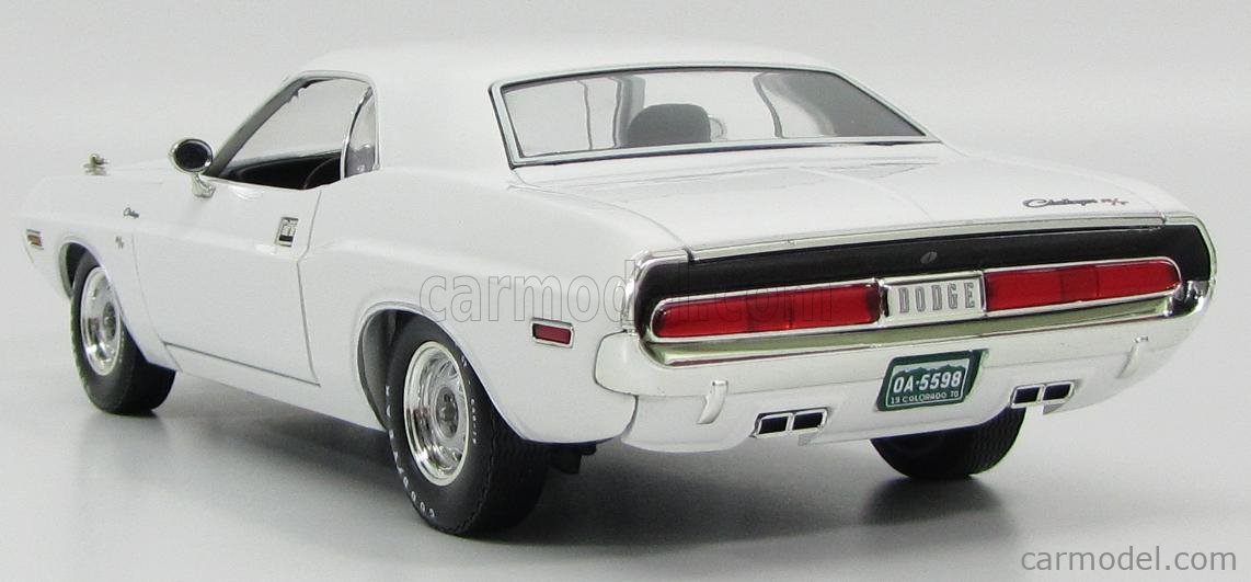 HWY-18008 - 1-18 1970 Dodge Challenger RT-White (Back,High…