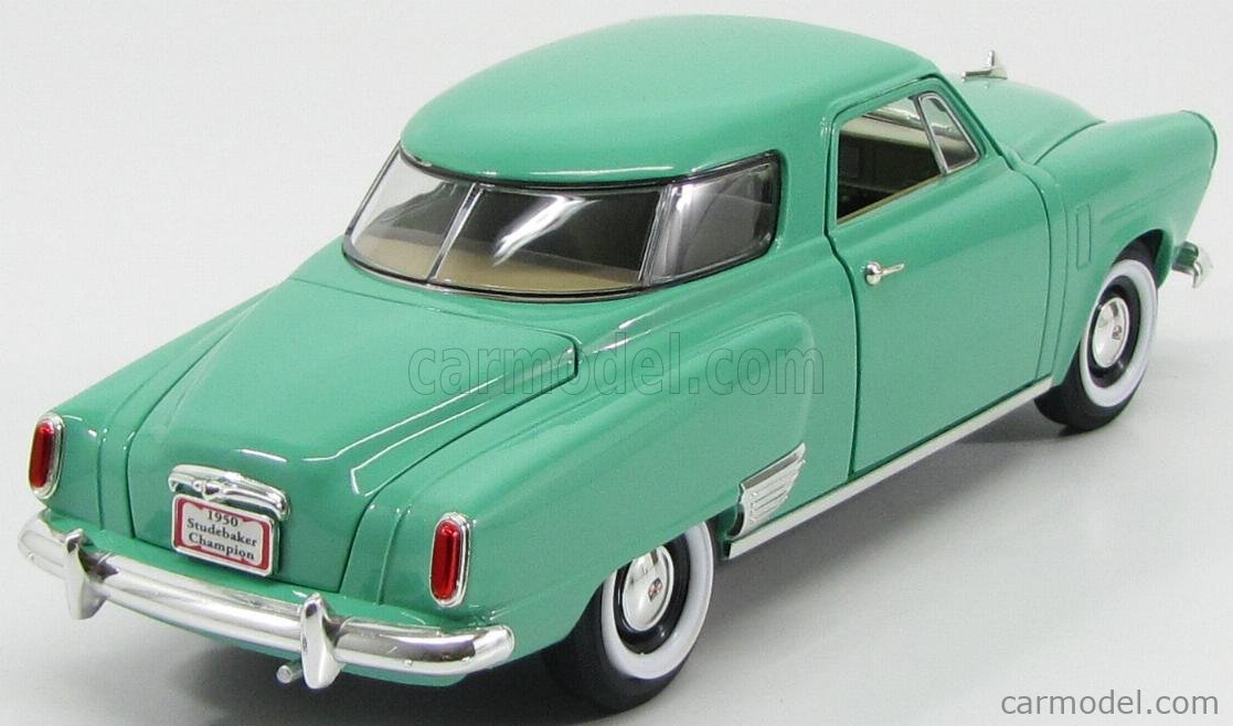LUCKY-DIECAST 92478G Scale 1/18  STUDEBAKER CHAMPION COUPE 1950 LIGHT GREEN