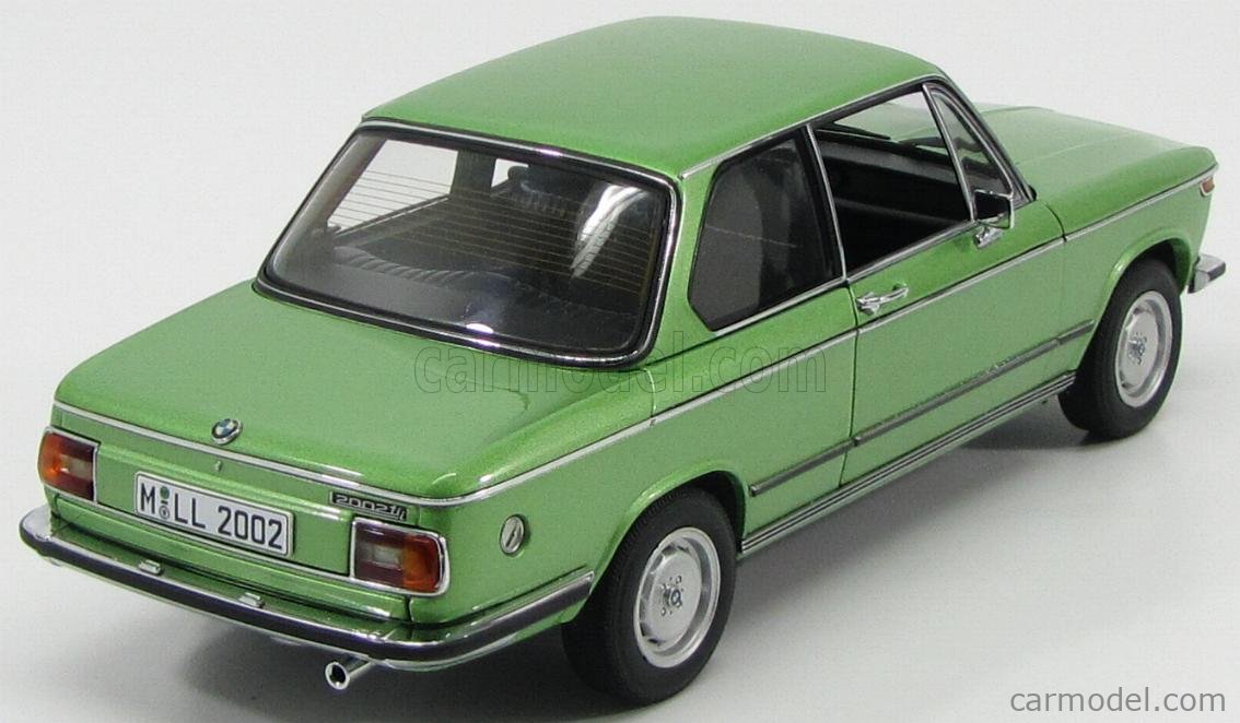 ミニカー AUTO art MILLENNIUM 1/18 BMW 2002 L 1/18 AutoArt Millennium BMW 2002 Turbo White Diecast Car