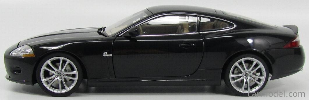 2006 JAGUAR XK COUPE LIQUID SILVER by AUTOart 1:18 #73631