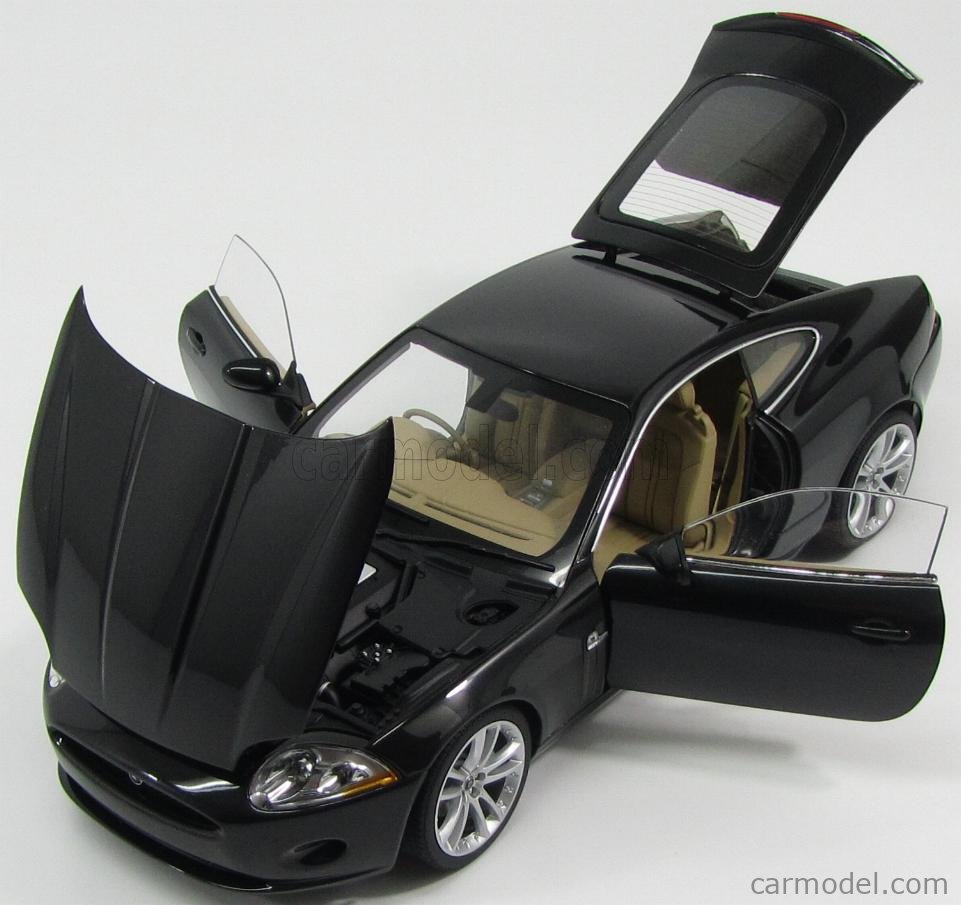 特価 AUTOart 1/18 ジャガー XK Coupe ミッドナイトブラック AUTOart 1:18 Scale Jaguar XKR Coupe, Midnight. ezToys