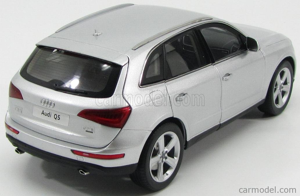 KYOSHO 09242IS Echelle 1/18 | AUDI Q5 4-DOOR MY 2013 ICE SILVER