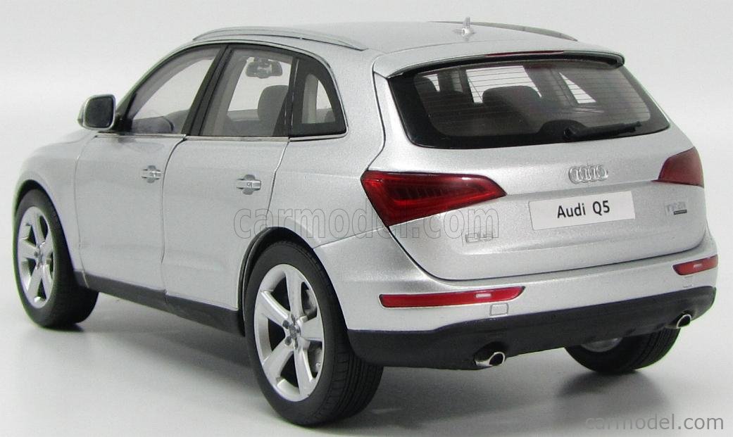 KYOSHO 09242IS Echelle 1/18 | AUDI Q5 4-DOOR MY 2013 ICE SILVER