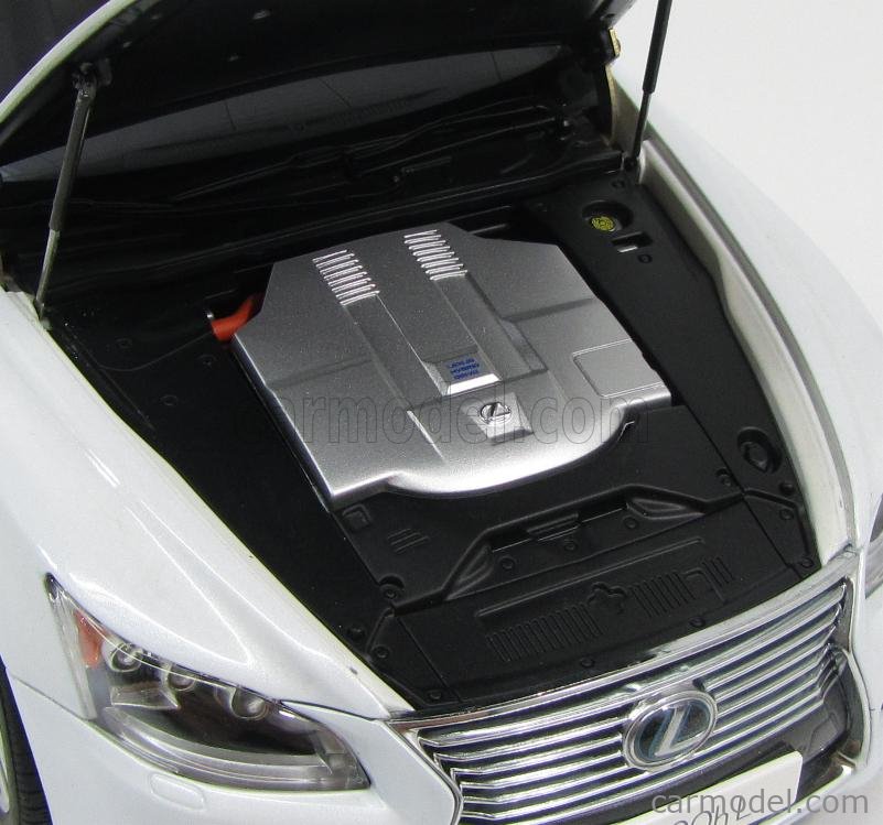 autoart-78843-1-18-lexus-ls600hl-4-door-2013-white