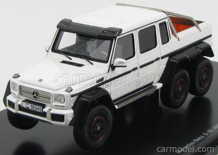 Spark Model S1069 Masshtab 1 43 Mercedes Benz G Class G63 V8 Amg 6x6 W463 13 White Black