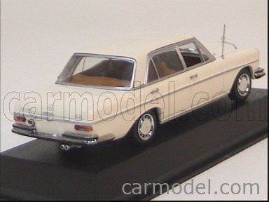 MERCEDES-BENZ 300 SEL 6.3 (W109) de 1968 au 1/43 de Maxichamps