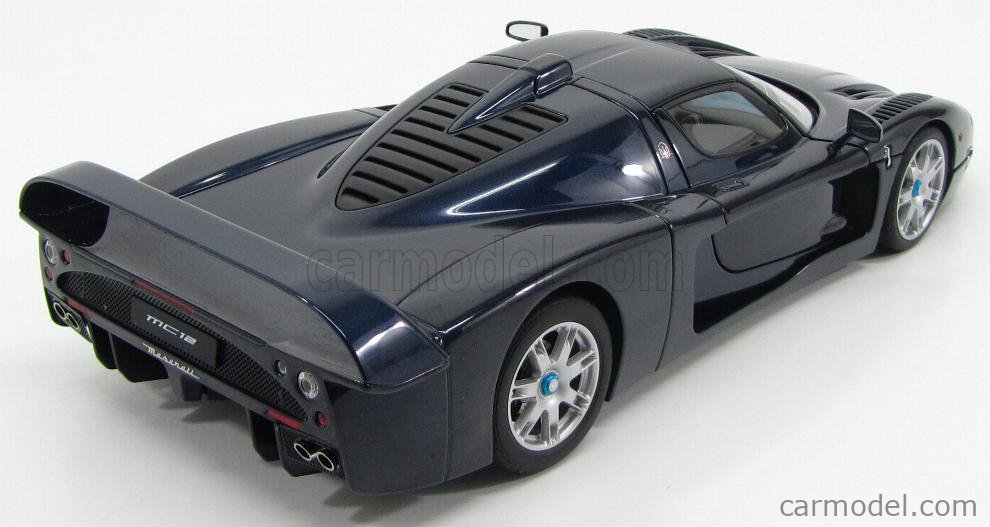 Scalextric Maserati MC12 Road Car - 1/32 - C2678 - Occasion état Neuf