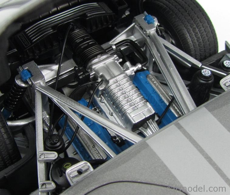 1/18 オートアート Ford GT 2004 2004 FORD GT BLACK WITH WHITE STRIPES 73023 1:18 Scale