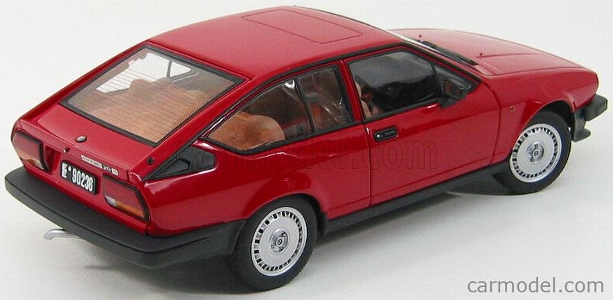 値下げしました！AUTOart 1/18 Alfetta GTV 2.0 AUTOart 1:18 Alfa Romeo Alfetta GTV 2.0 Year 1980 red 70146