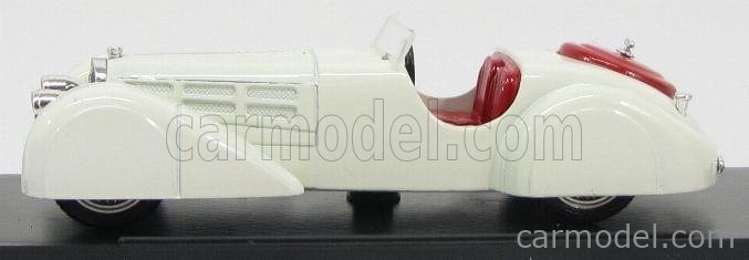 Yesterday I bought this 1:43 model which I think should be a Bugatti 57555 Type 57 S Roadster 1936 surbaissee