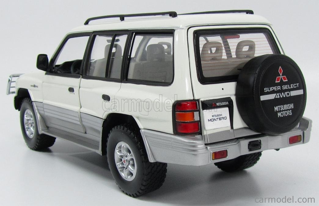ミニカー 1/18 Sun Star 1998 MITSUBISHI PAJERO 1/18 Sunstar 1998 MITSUBISHI PAJERO LWB Long Wheel Base 3.5