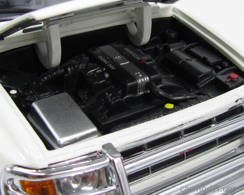 【未開封】サンスター　MITSUBISHI PAJERO 1/18 Amazon.co.jp: Sunstar 1/18 Mitsubishi Pajero 3500 4WD