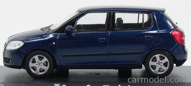 Skoda Fabia 2 Combi dynamicblau Modellauto Abrex 1:43: : Spielzeug