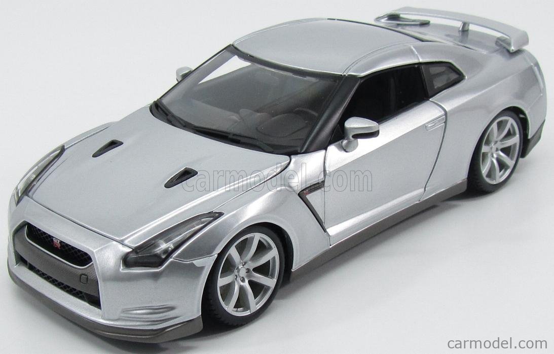 Burago 1:18 2009 Nissan GT-R (R35), Silver