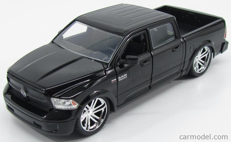 JADA TOYS Marvel 1/24 Hollywood Rides 2014 Ram 1500 avec Hulk Figurine, Green/Purple JADA TOYS Marvel 1/24 Hollywood Rides 2014 Ram 1500 avec Hulk Figurine, Green/Purple