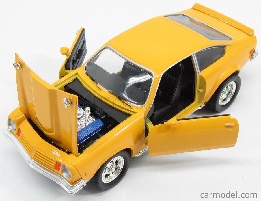 CHEVROLET VEGA 1974 1:24 Scale Diecast Car Model Die Cast Miniature Yellow 
