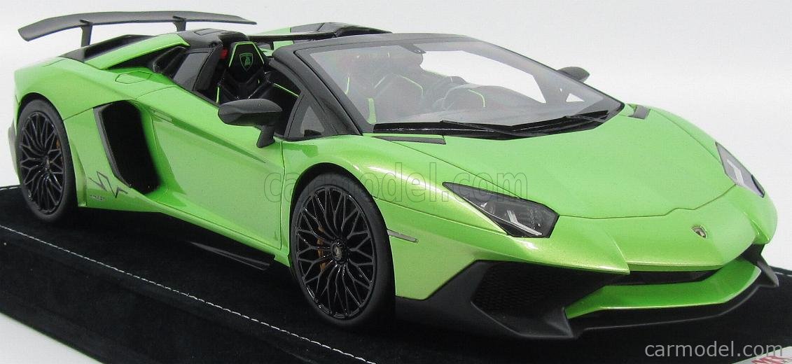 LAMBORGHINI - AVENTADOR LP750-4SV SUPERVELOCE ROADSTER SPIDER 2015 - CON  VETRINA WITH SHOWCASE