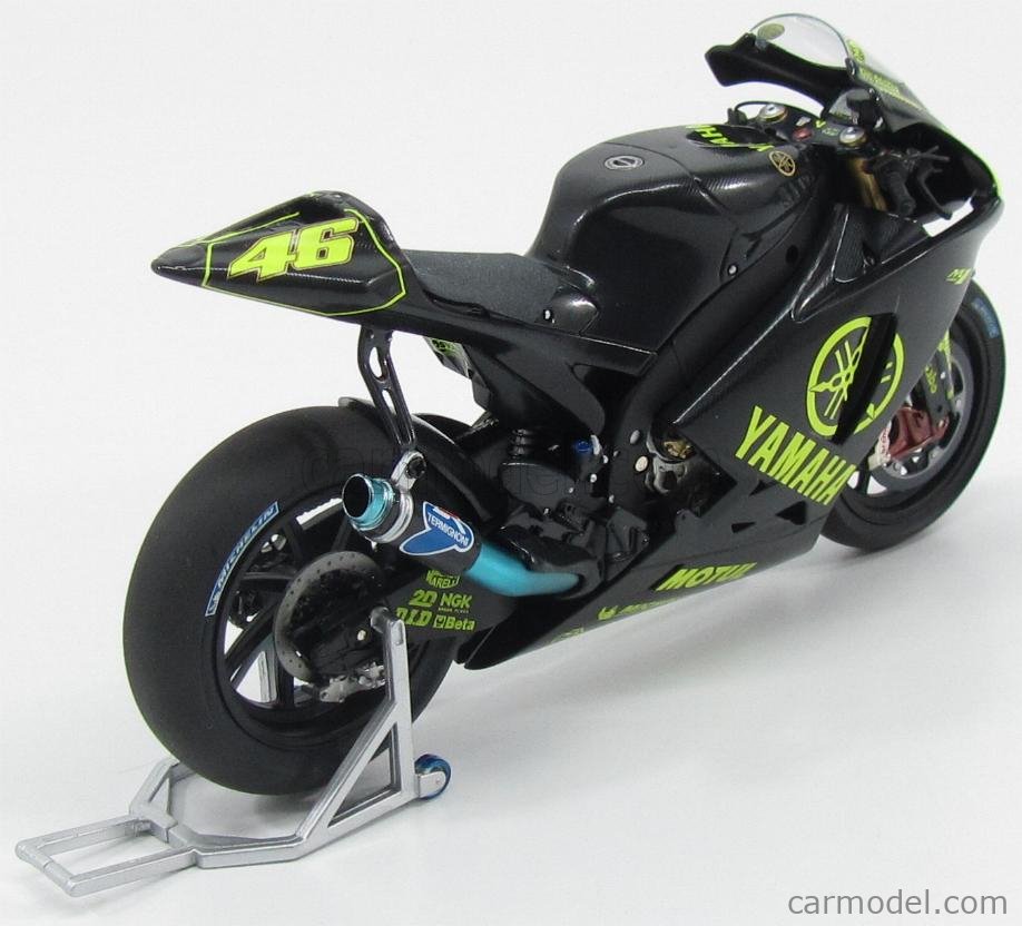 OPO 10 - Motorcycle 1/18 of The Doctor Valentino Rossi #46, Reproduction  Compatible with Yamaha YZR-M1 Excalibur - Sepang Test 2007 - VR037