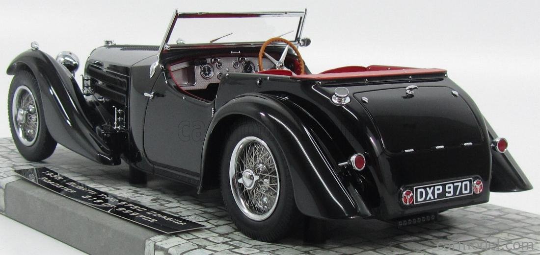 MINICHAMPS 107110430 Scale 1/18 | BUGATTI 57C CORSICA ROADSTER 1938 BLACK