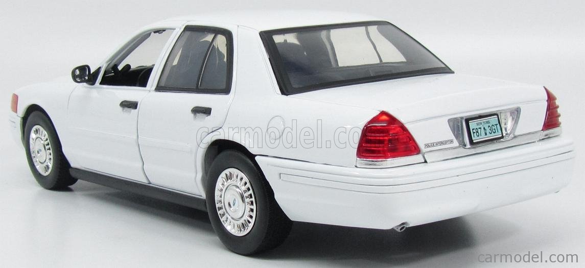FORD CROWN VICTORIA UNDERCOVER POLICE CAR WHITE 1/18 DIECAST BY MOTORMAX 73527