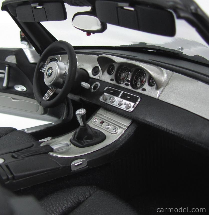 KYOSHO 08601S Scale 1/12 | BMW Z8 SPIDER 1999 - 007 JAMES KYOSHO 08601S Scale 1/12 | BMW Z8 SPIDER 1999 - 007 JAMES