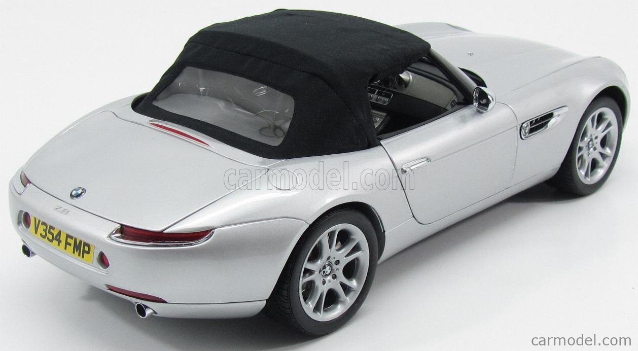 BMW - Z8 SPIDER 1999 - 007 JAMES BOND - WITH ACCESSORIES - THE WORLD IS NOT  ENOUGH - IL MONDO NON BASTA