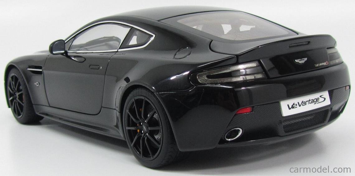 AUTOart 70253 Aston Martin V12 Vantage S 2015 in schwarz 1:18 NEU OVP 