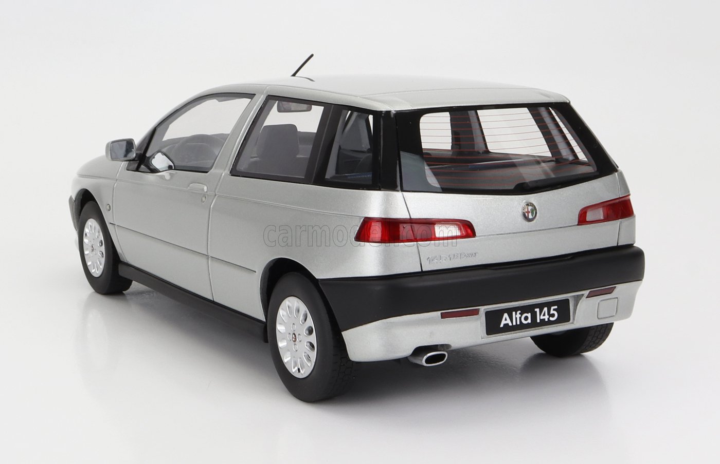 MODELLINO AUTO STATICO DIECAST ALFA ROMEO 145 1995 SILVER