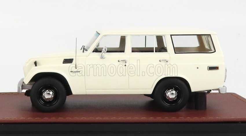 MODELLINO AUTO STATICO GLM TOYOTA LAND CRUISER FJ55 1979 BIANCO SCALA 1/43