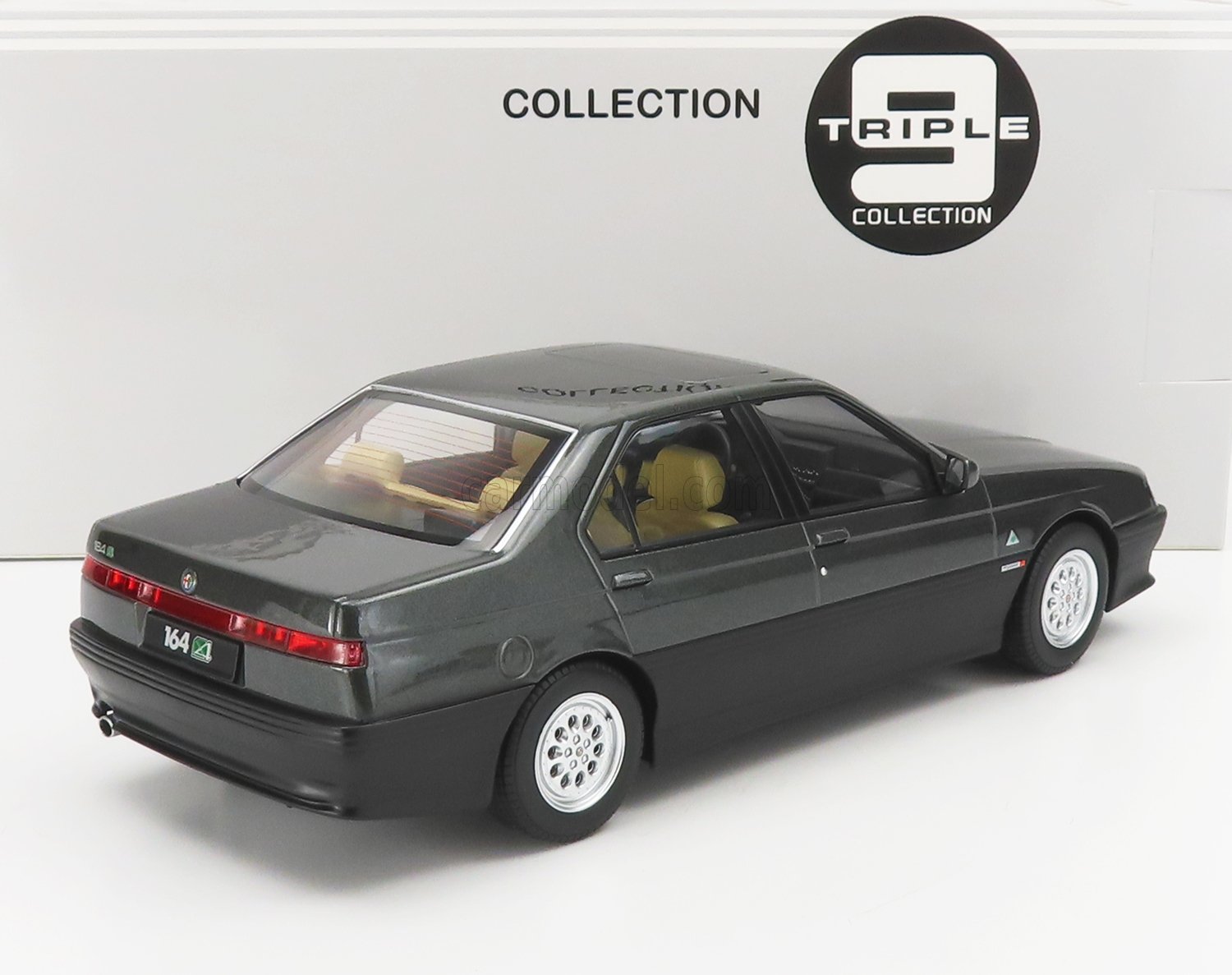 MODELLINO AUTO STATICO ALFA ROMEO 164 Q4 1994 GRIGIO INTERNI BEIGE SCALA 1/18