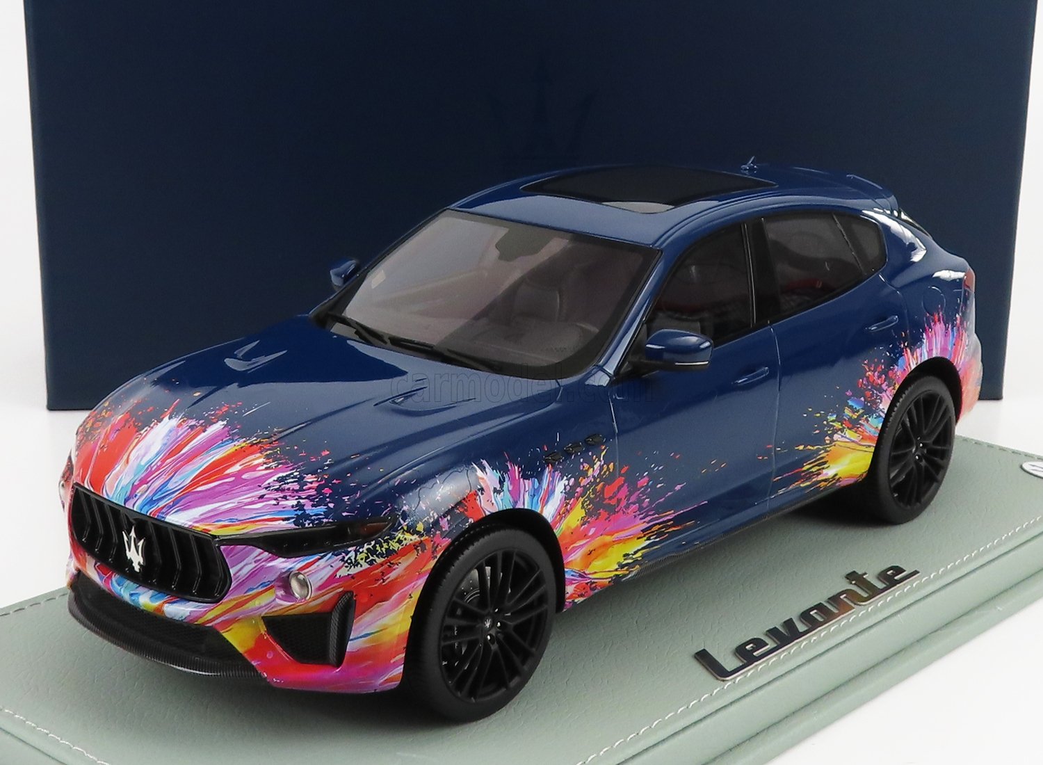 Maserati Levante ミニカー 1/18 ダークブルー Maserati Levante