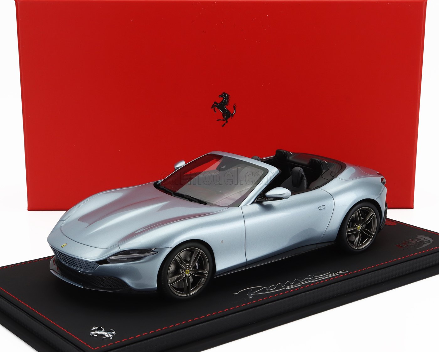 MODELLINO AUTO STATICO BBR FERRARI ROMA SPIDER OPEN 2020 CON VETRINA GRIGIO 1/18