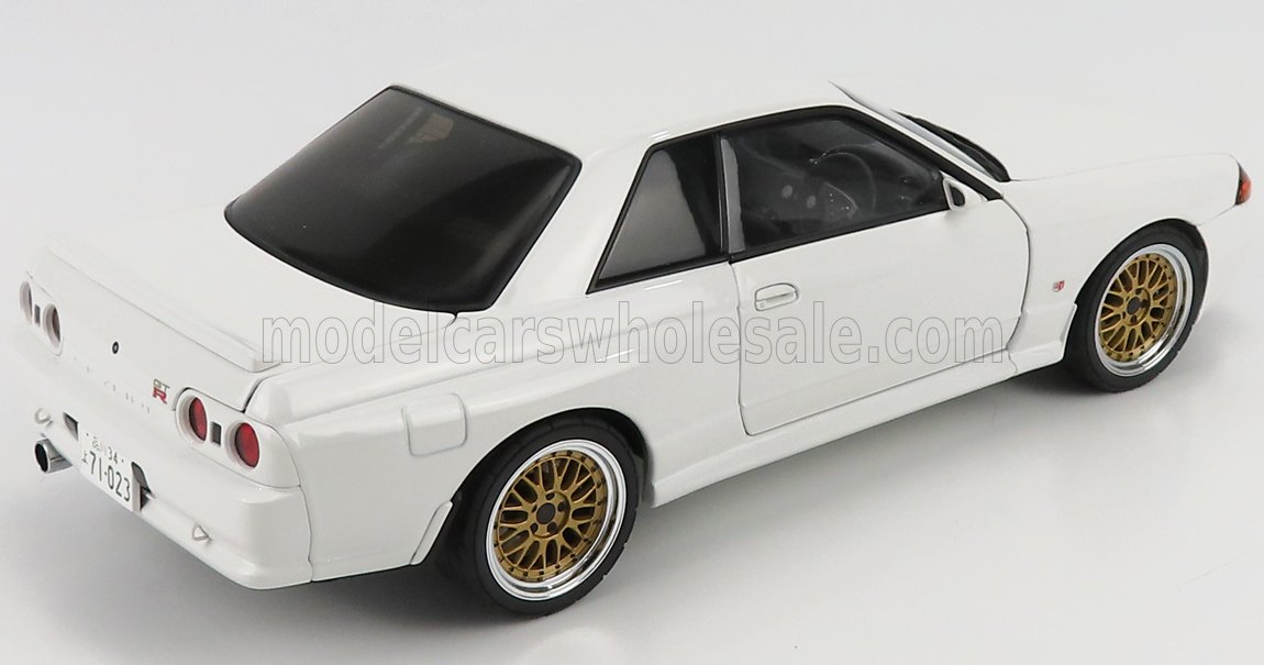 ミニカー AUTOart GT-R (R32) Reina Late Version 1/18 AUTOart Nissan Skyline GT-R (R32) Wangan Midnight