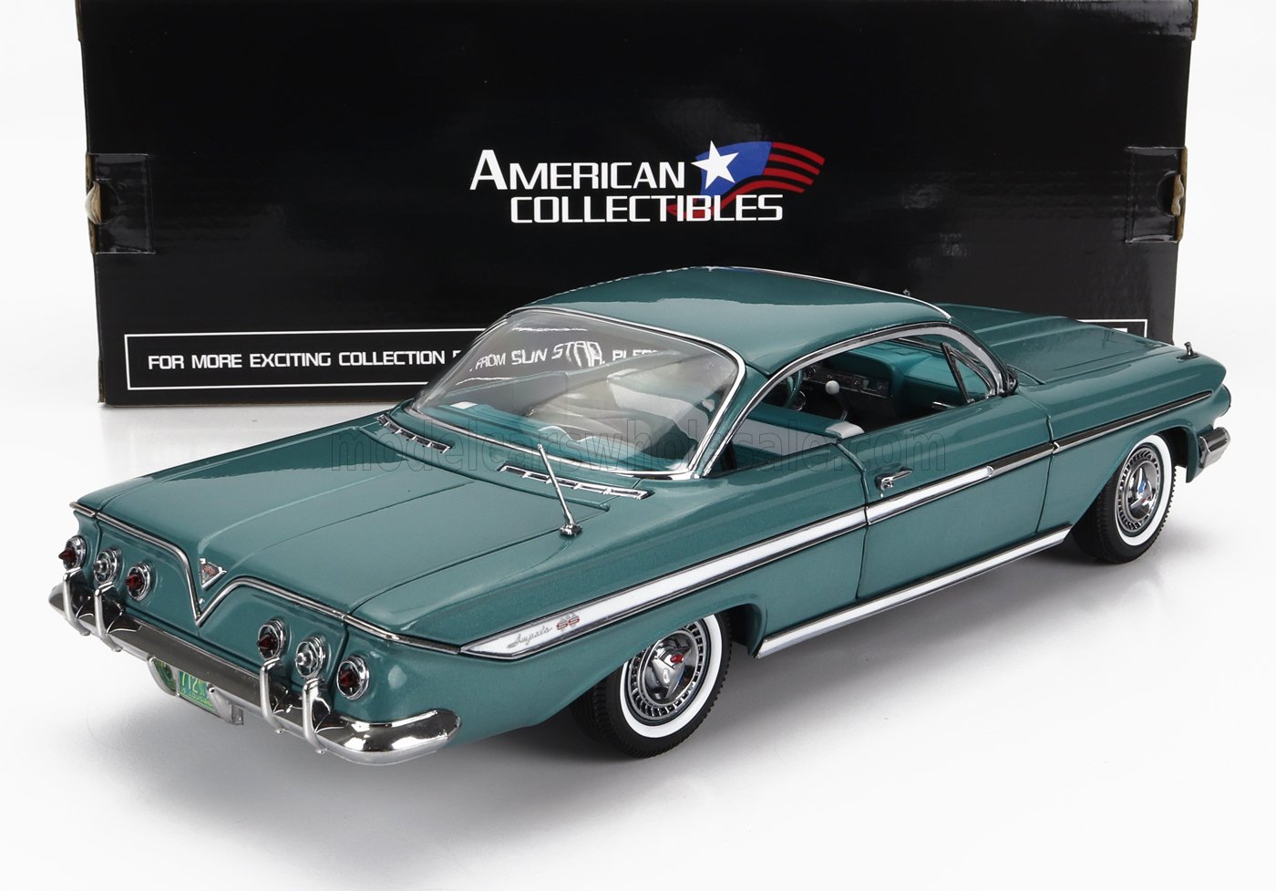 1961 Impala SS 409 Bubble Top Coupe 1:18-Scale Diecast Car