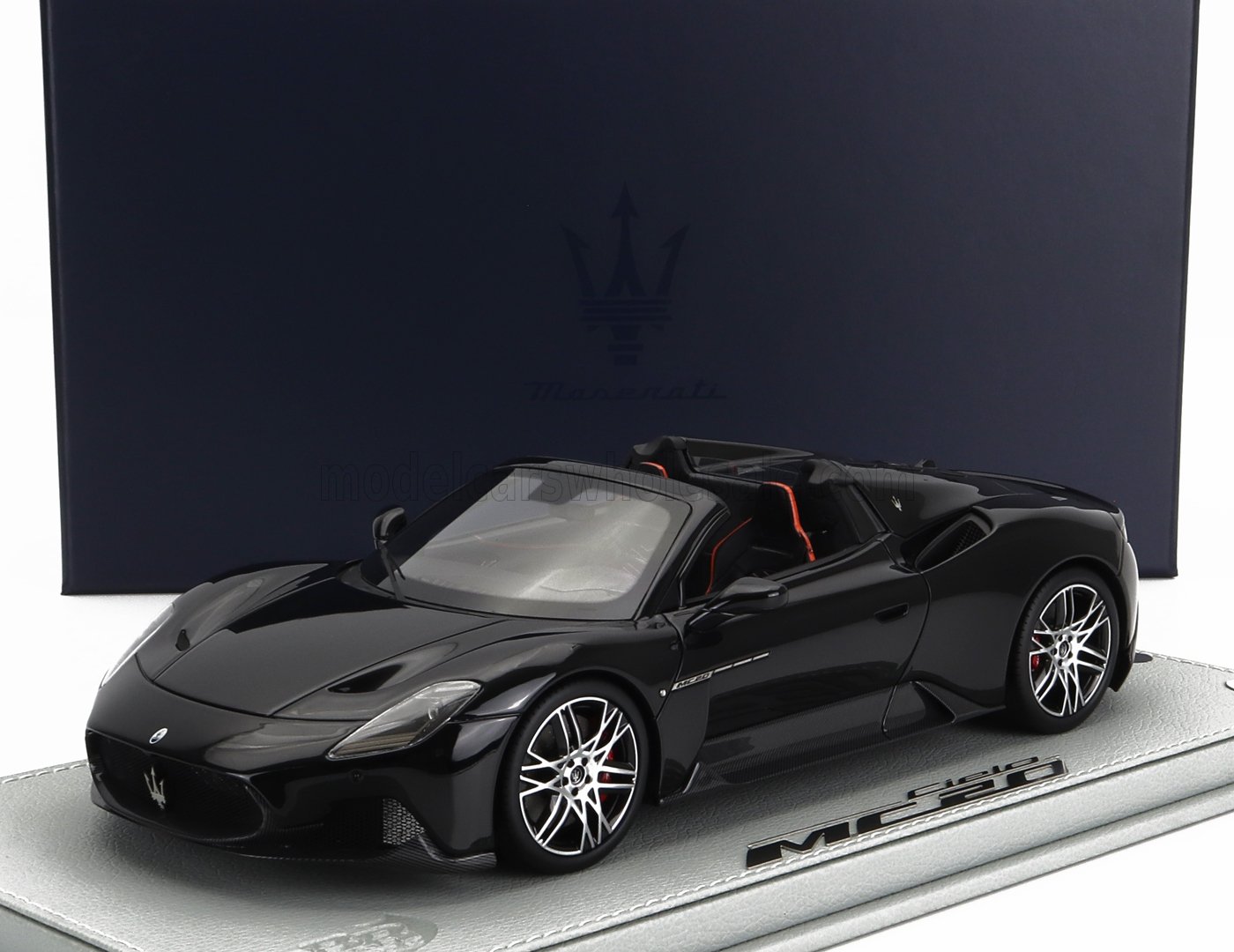 ミニカー　1/18 Maserati MC20 CIELO(マットブラック)ケース付 [P18222MBV] Maserati MC20 Cielo 1:18 model car BBR P18222D - Modelkars