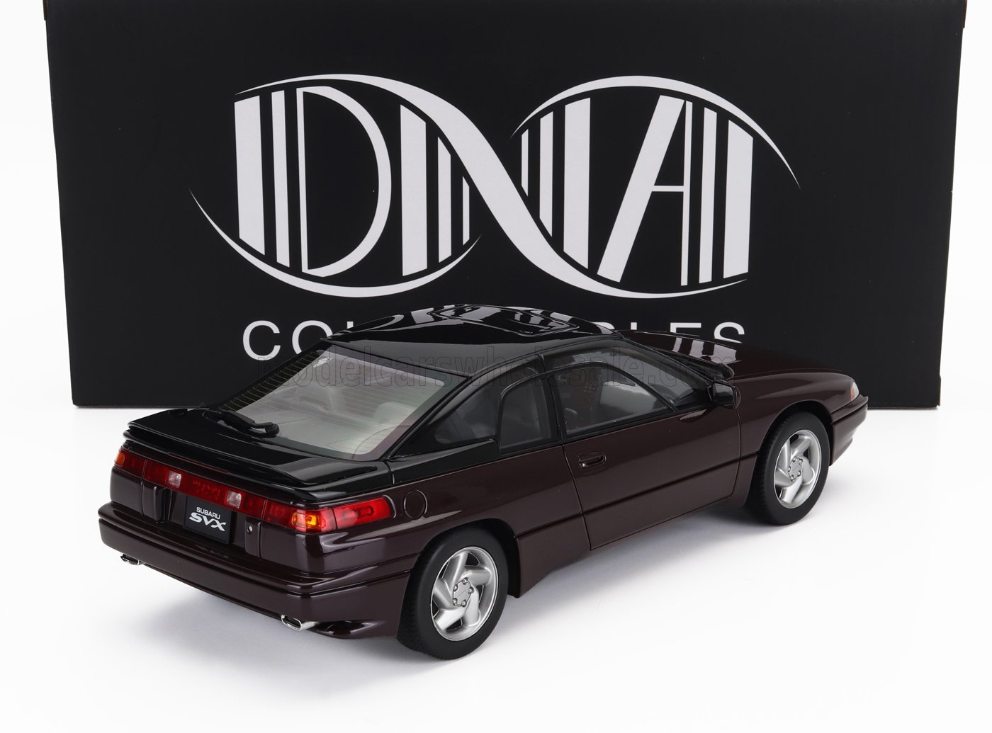 中古】ミニカー<br> 1/18 気持ちよい Subaru Alcyone SVX(シルバー) [DNA000236]